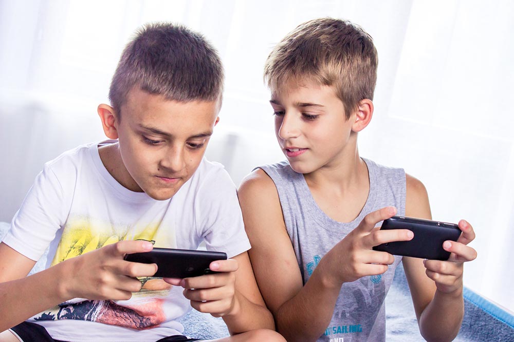 La UMH inició en 2019 un estudio para reducir el tiempo de uso de videojuegos entre adolescentes.